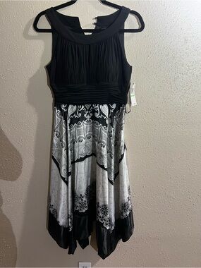 Signature by Sangria Black and White Dress